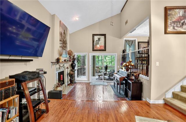 3865 Mabry NE Road, Roswell, GA 30075