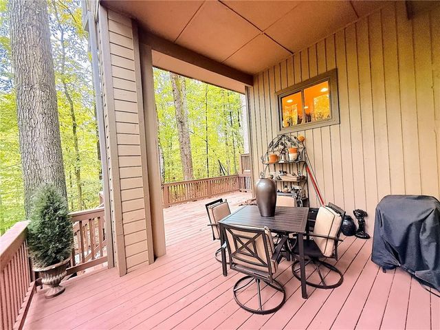 3865 Mabry NE Road, Roswell, GA 30075