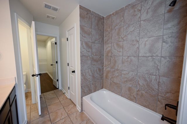 10249 STERLING RIDGE DR, Cordova, TN 38018