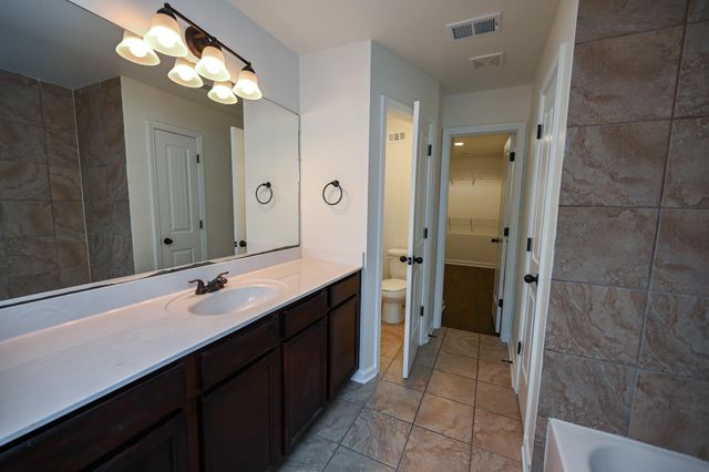 10249 STERLING RIDGE DR, Cordova, TN 38018