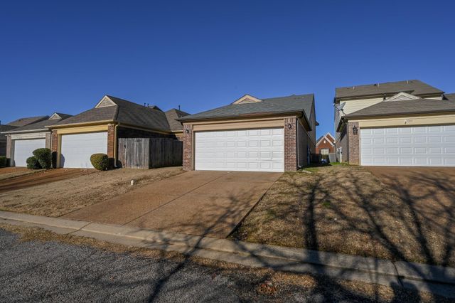 10249 STERLING RIDGE DR, Cordova, TN 38018