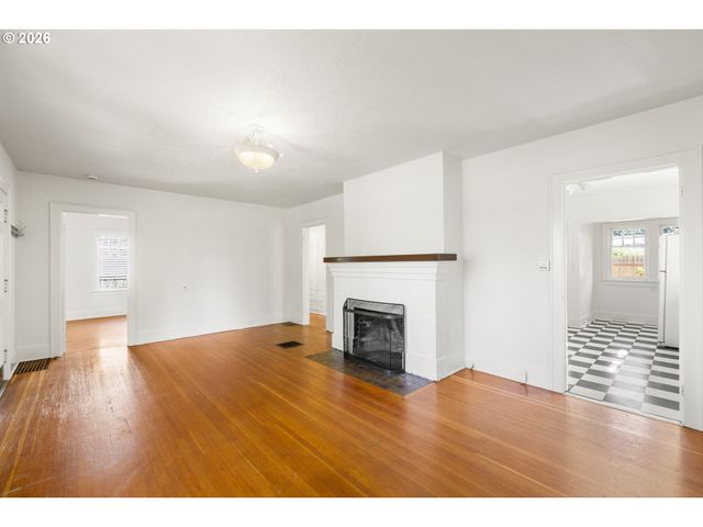 942 Ne SUMMER St, Salem, OR 97301
