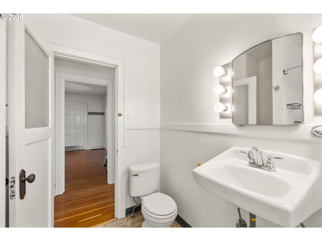 942 Ne SUMMER St, Salem, OR 97301