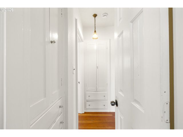 942 Ne SUMMER St, Salem, OR 97301