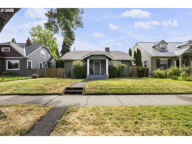 942 Ne SUMMER St, Salem, OR 97301