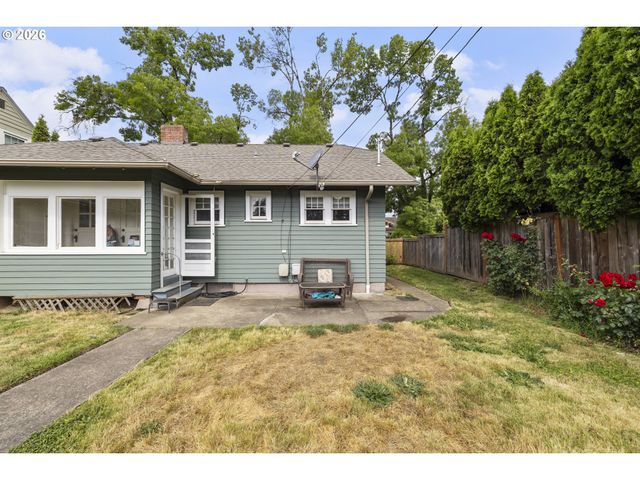 942 Ne SUMMER St, Salem, OR 97301