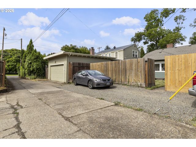 942 Ne SUMMER St, Salem, OR 97301