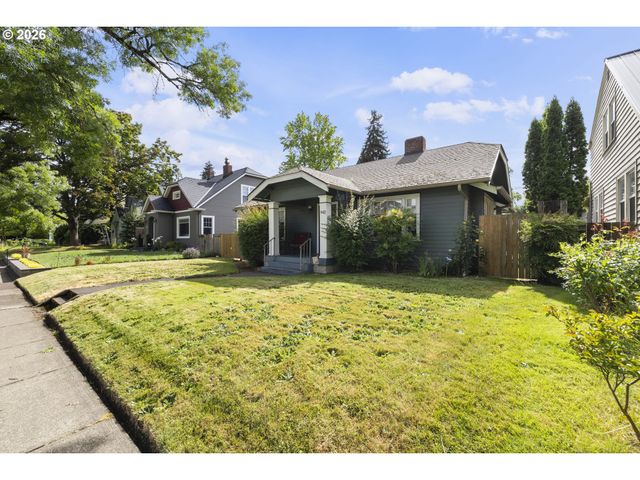 942 Ne SUMMER St, Salem, OR 97301