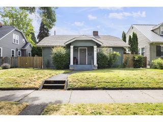 942 Ne SUMMER St, Salem, OR 97301
