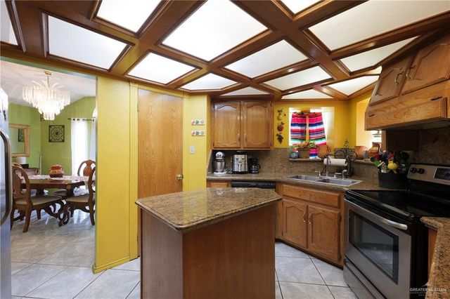 413 W Colin Kelly Street, Rio Grande City, TX 78582