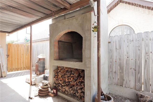 413 W Colin Kelly Street, Rio Grande City, TX 78582