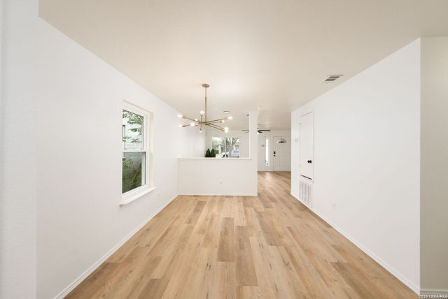 8154 HEIGHTS VLY, Converse, TX 78109