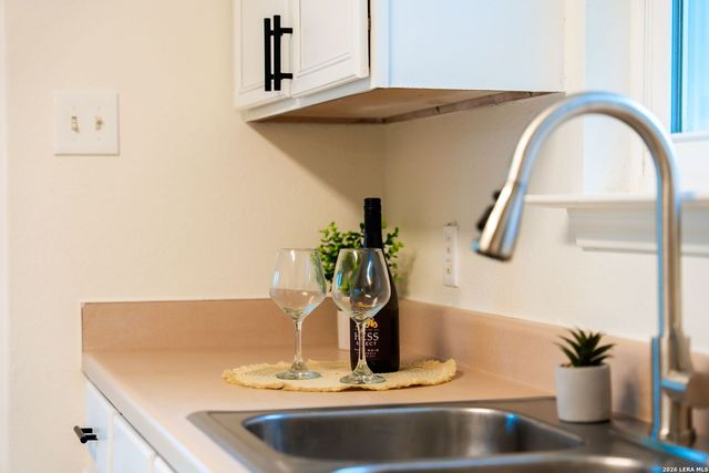 8154 HEIGHTS VLY, Converse, TX 78109