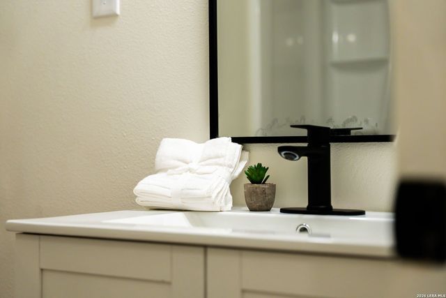 8154 HEIGHTS VLY, Converse, TX 78109