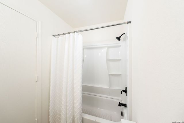 8154 HEIGHTS VLY, Converse, TX 78109