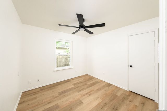 8154 HEIGHTS VLY, Converse, TX 78109