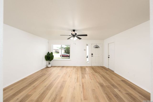 8154 HEIGHTS VLY, Converse, TX 78109