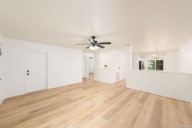 8154 HEIGHTS VLY, Converse, TX 78109