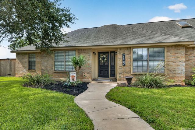 104 Sunnyland, Castroville, TX 78009
