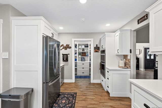 104 Sunnyland, Castroville, TX 78009