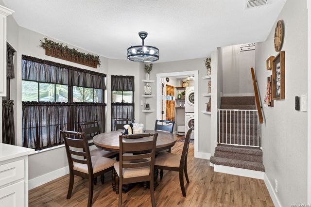 104 Sunnyland, Castroville, TX 78009