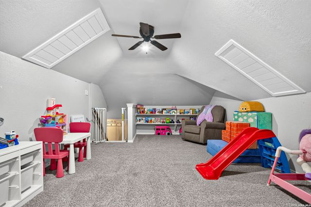 104 Sunnyland, Castroville, TX 78009