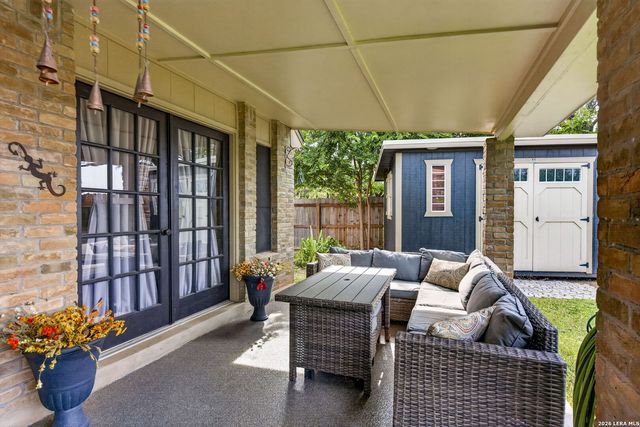 104 Sunnyland, Castroville, TX 78009