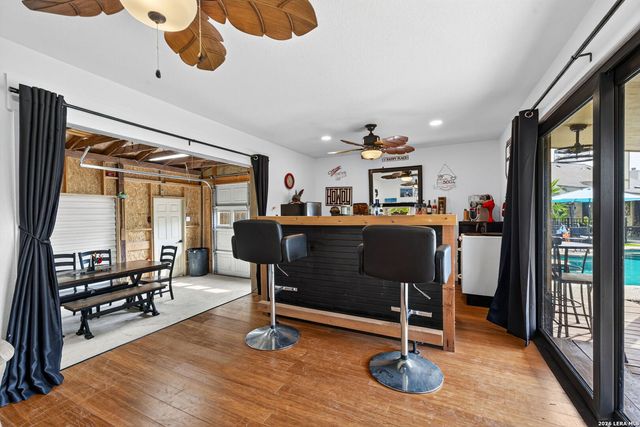 104 Sunnyland, Castroville, TX 78009