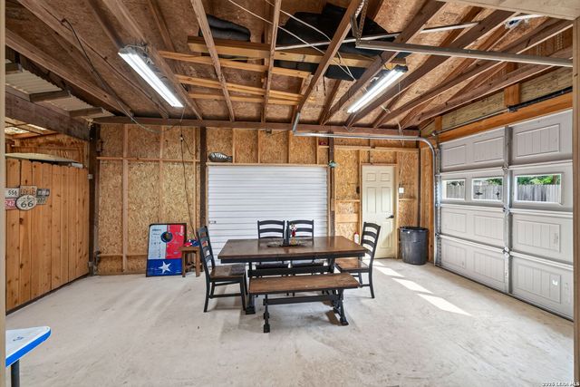 104 Sunnyland, Castroville, TX 78009