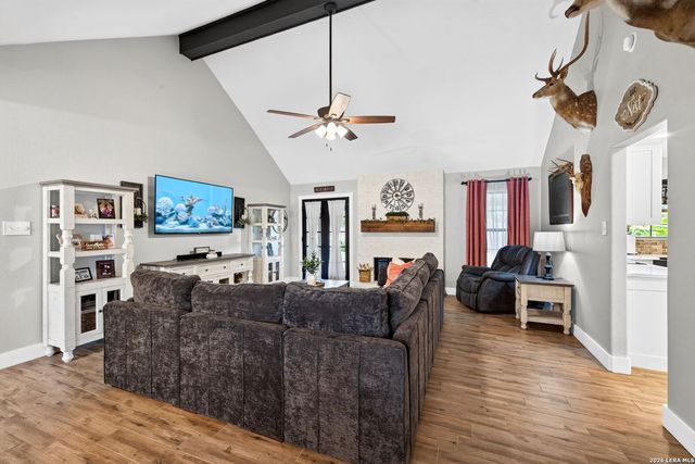 104 Sunnyland, Castroville, TX 78009