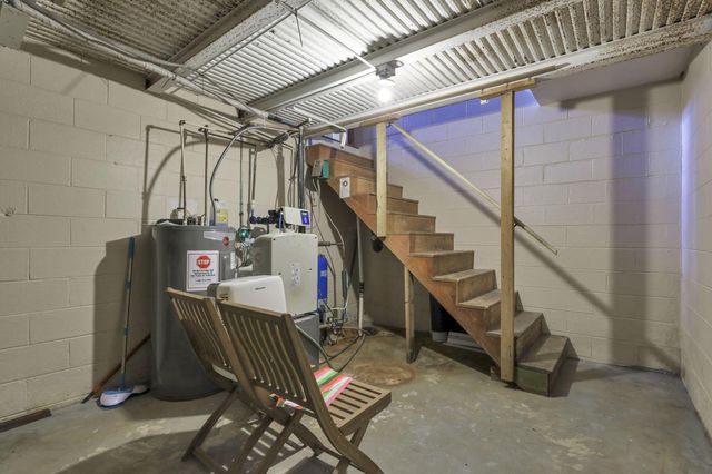 6677 Spicewood Court, Columbus, OH 43228