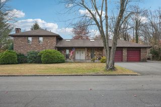 24 Brenda Lane, Bardonia, NY 10954