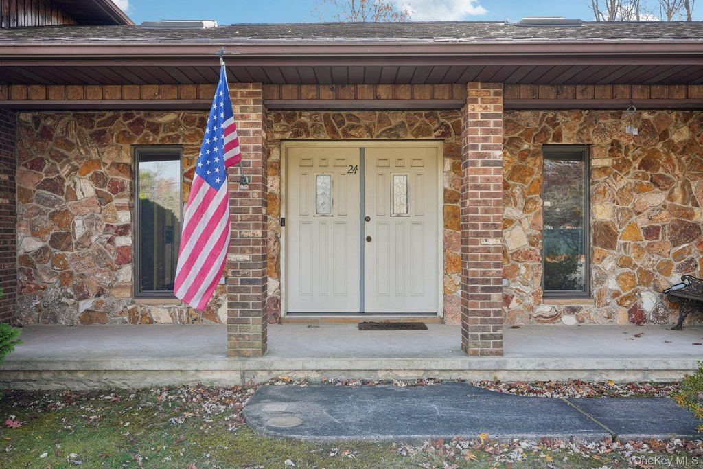 24 Brenda Lane, Bardonia, NY 10954 — photo 5