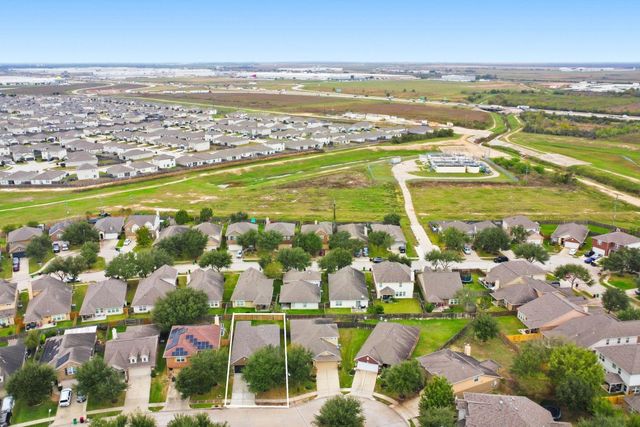 10159 Rose Willow Lane, Brookshire, TX 77423