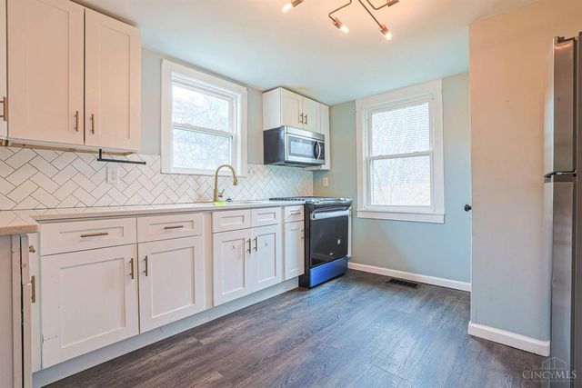 3765 Iona Avenue, Cincinnati, OH 45213