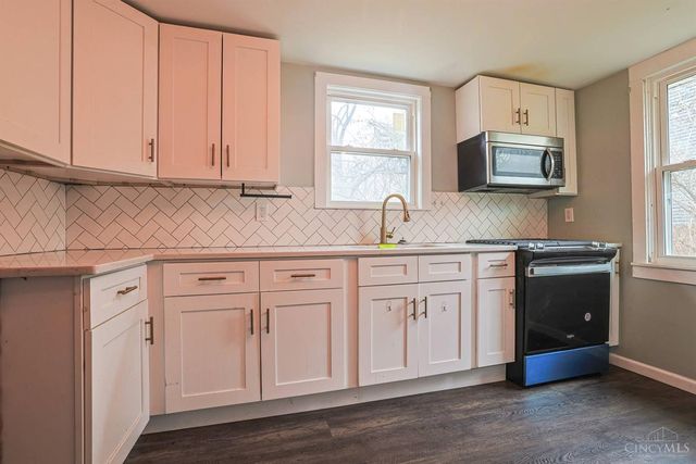 3765 Iona Avenue, Cincinnati, OH 45213