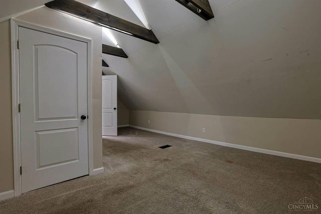 3765 Iona Avenue, Cincinnati, OH 45213