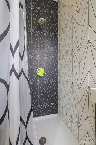 3765 Iona Avenue, Cincinnati, OH 45213