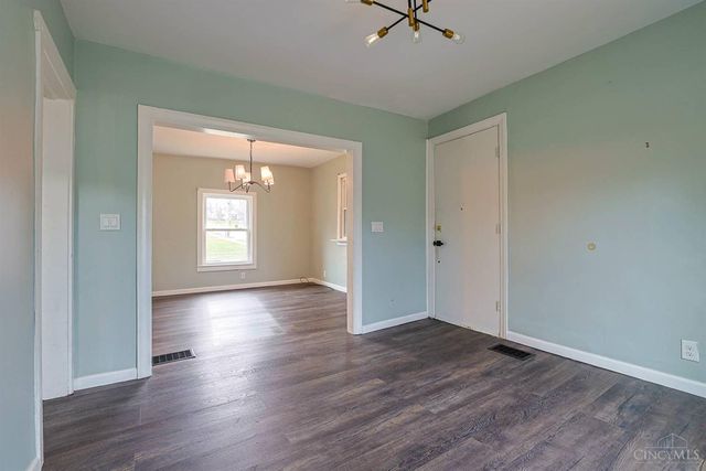 3765 Iona Avenue, Cincinnati, OH 45213