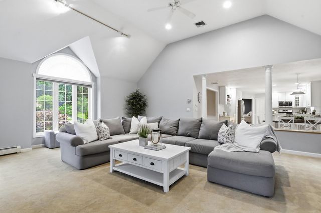 70 Ellyson Avenue, Hampstead, NH 03826
