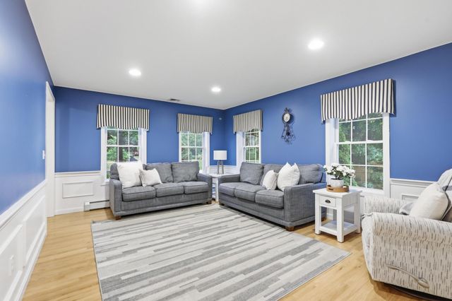 70 Ellyson Avenue, Hampstead, NH 03826