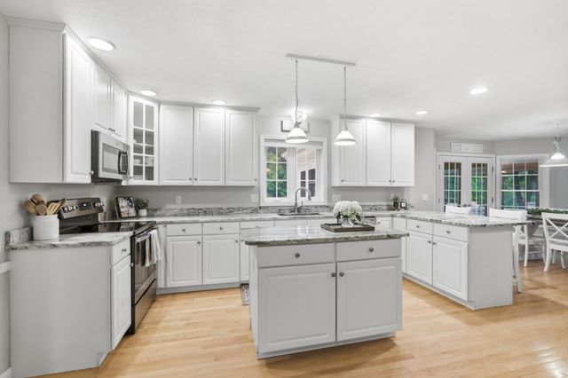 70 Ellyson Avenue, Hampstead, NH 03826