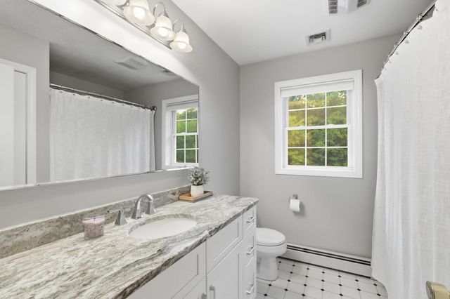 70 Ellyson Avenue, Hampstead, NH 03826
