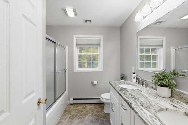 70 Ellyson Avenue, Hampstead, NH 03826
