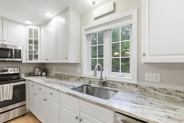 70 Ellyson Avenue, Hampstead, NH 03826