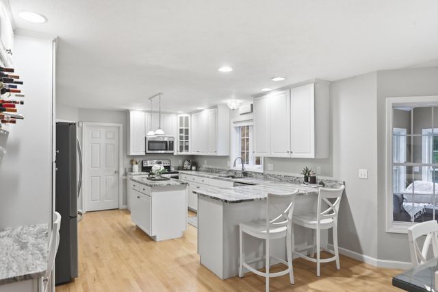70 Ellyson Avenue, Hampstead, NH 03826