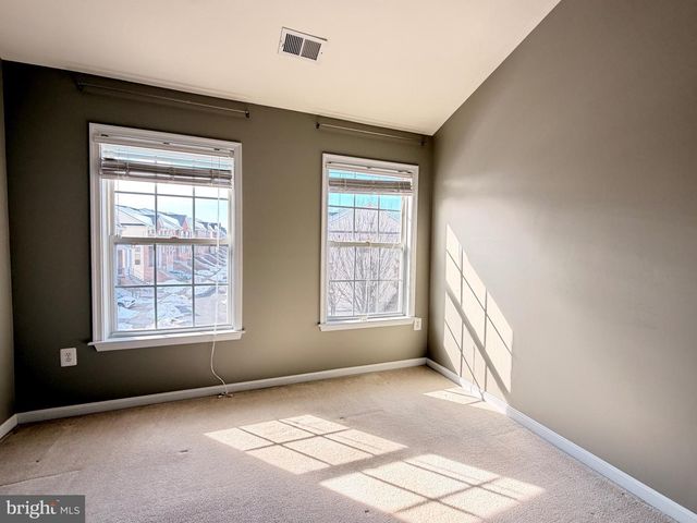 43086 SHADOW TER, Leesburg, VA 20176