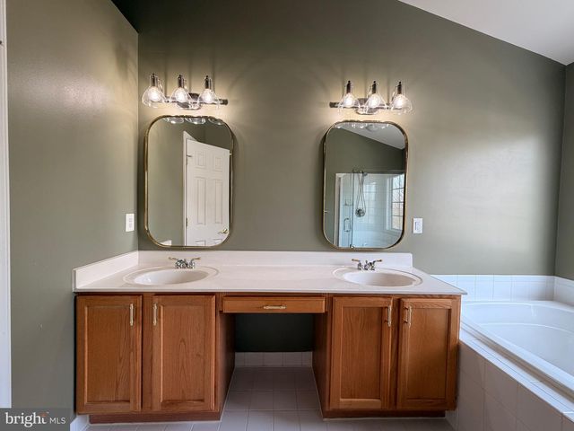 43086 SHADOW TER, Leesburg, VA 20176