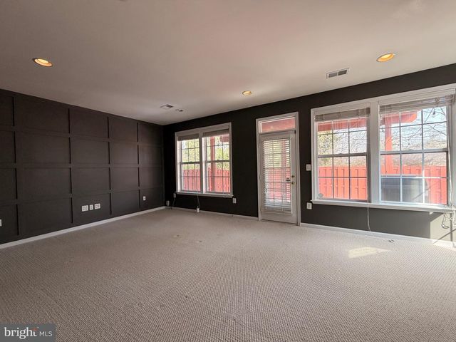 43086 SHADOW TER, Leesburg, VA 20176