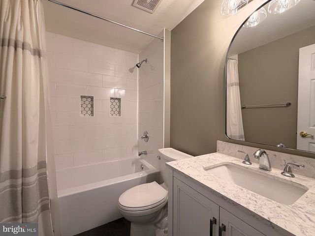 43086 SHADOW TER, Leesburg, VA 20176